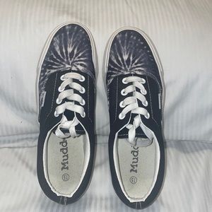 Mudd Brand Shoes, Tye Dye Navy Blue, Black Inner Trim, White Shoe Laces